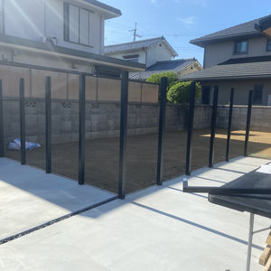 木目調フェンス施工前